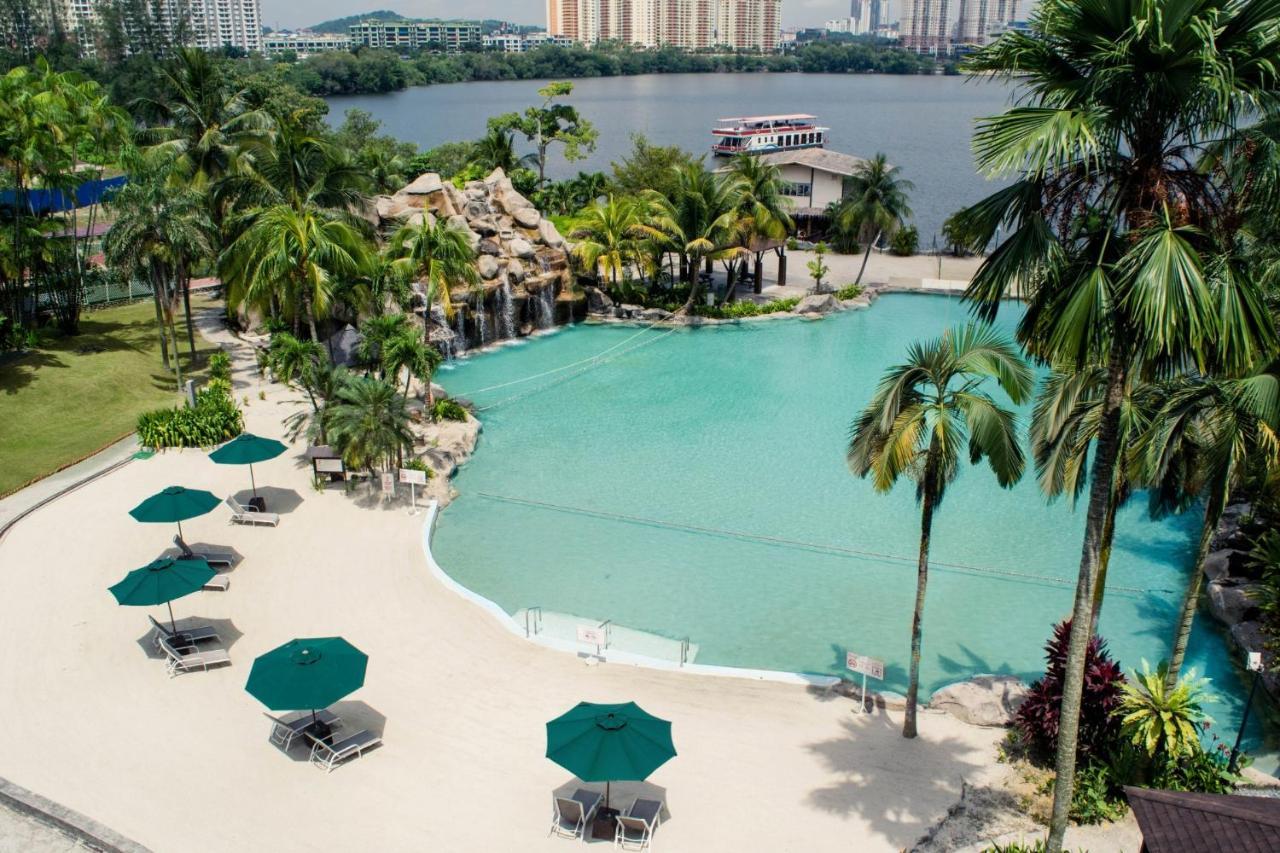 Mines Beach Resort Hotel Seri Kembangan Exterior foto
