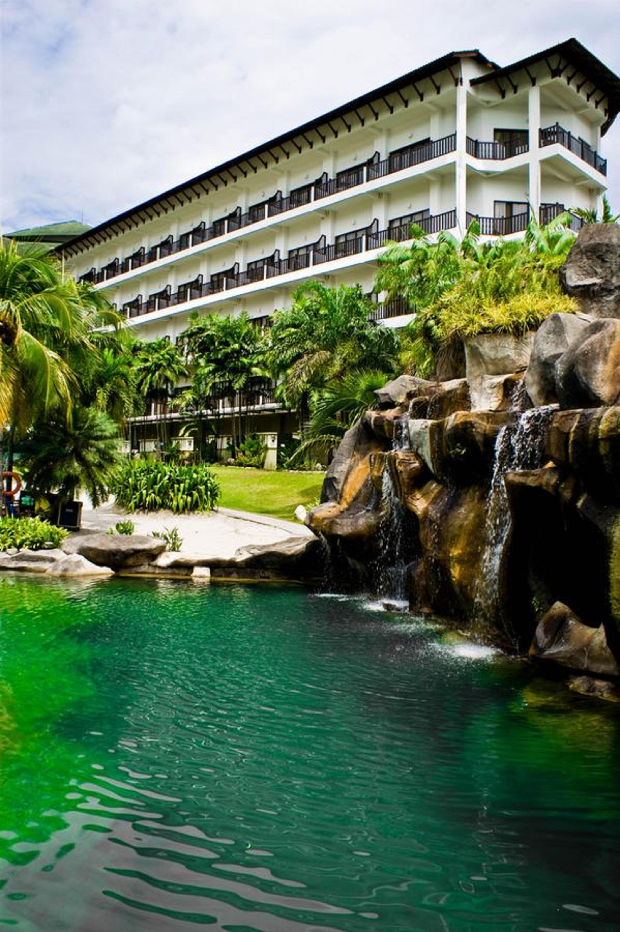 Mines Beach Resort Hotel Seri Kembangan Exterior foto