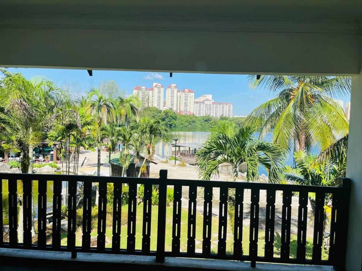 Mines Beach Resort Hotel Seri Kembangan Exterior foto