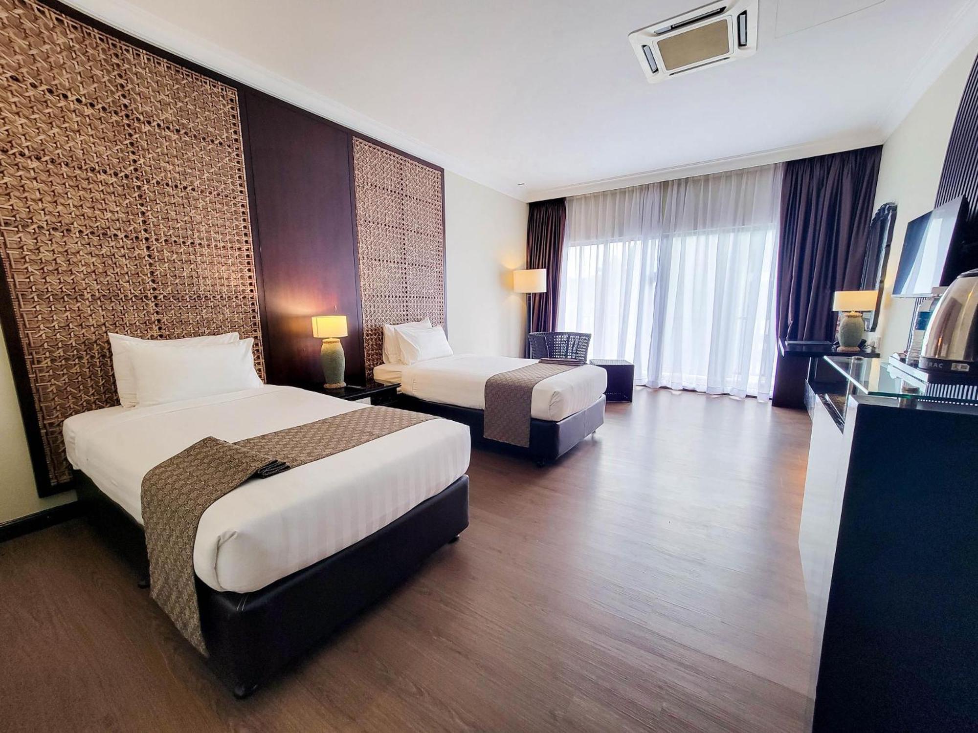 Mines Beach Resort Hotel Seri Kembangan Exterior foto